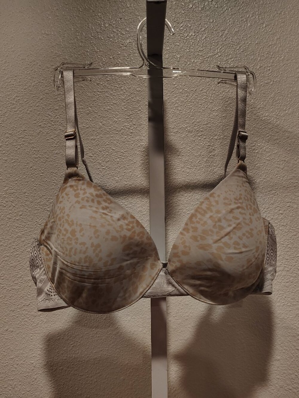 Maidenform Bra Size 36C Style 9621 Underwire T-Shirt Bra Leopard Print